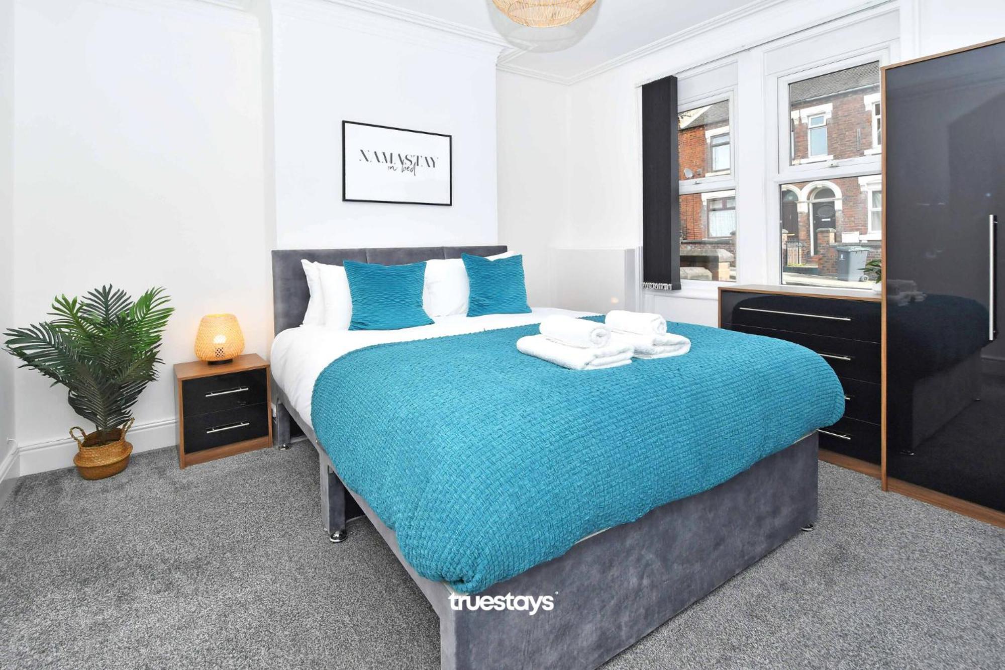 Gilman House By Truestays - 4 Bedroom House In Stoke-On-Trent Etruria Экстерьер фото